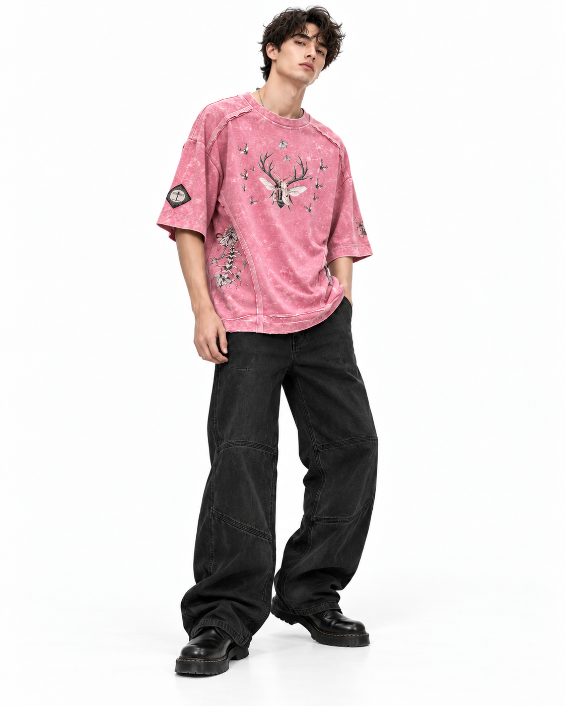 Playera Prosess Rosa THEMENCIA en modelo masculino, fondo blanco